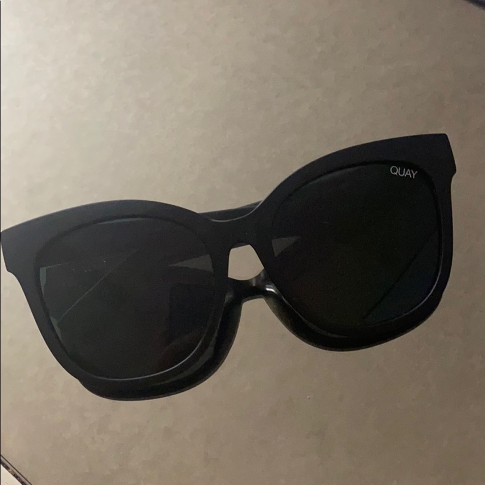 QUAY Australia matte black ITS MY WAY sunglasses